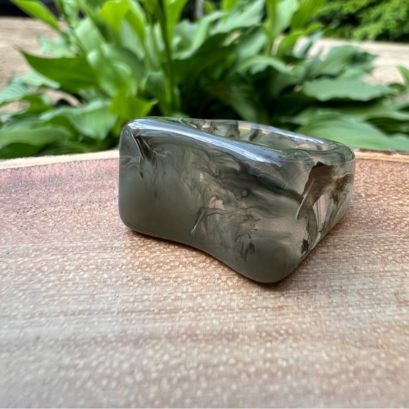 Lucite Chunky Green Ring - Picture 2 of 5